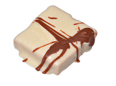 ΣΟΚΟΛΑΤΑΚΙ ΜΕ ΚΑΡΑΜΕΛΑ ΓΚΟΦΡΕΤΑ ΚΑΙ ΛΕΥΚΗ ΣΟΚΟΛΑΤΑ