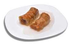 ΣΑΡΑΓΛΙ ΓΕΜΙΣΤΟ ΜΕ ΑΜΥΓΔΑΛΟ ΚΑΙ ΚΑΡΥΔΙ