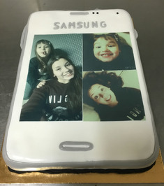 ΤΟΥΡΤΑ ΚΙΝΗΤΟ ΜΕ ΦΩΤΟΓΡΑΦΙΑ